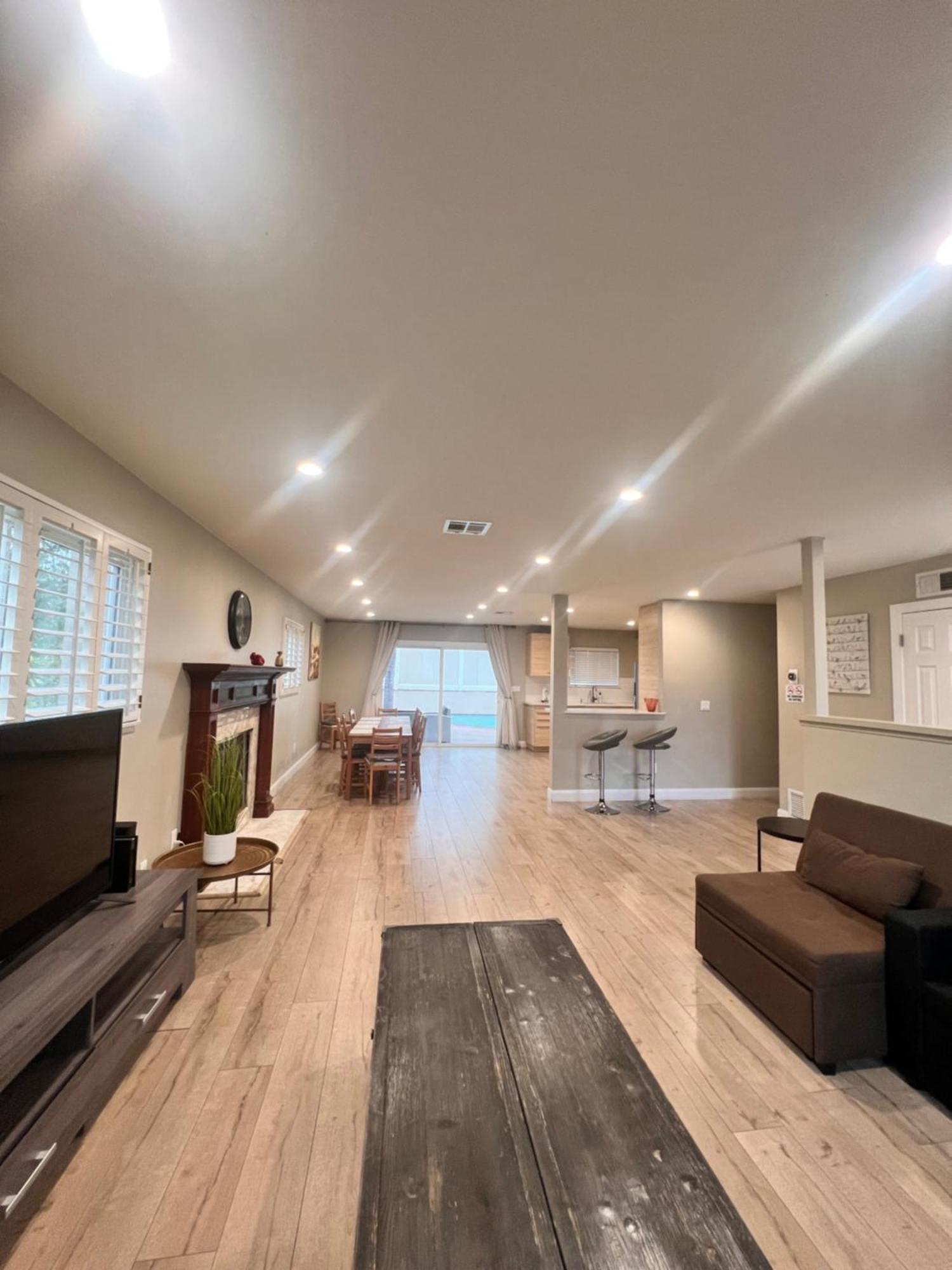 11640 Gothic Avenue Βίλα Λος Άντζελες Εξωτερικό φωτογραφία